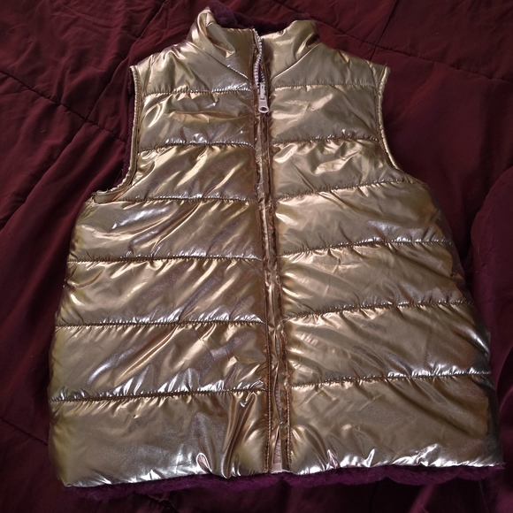 Luxurious Reversible Faux Fur Burgundy/Metallic Gold Vest - Picture 8 of 8